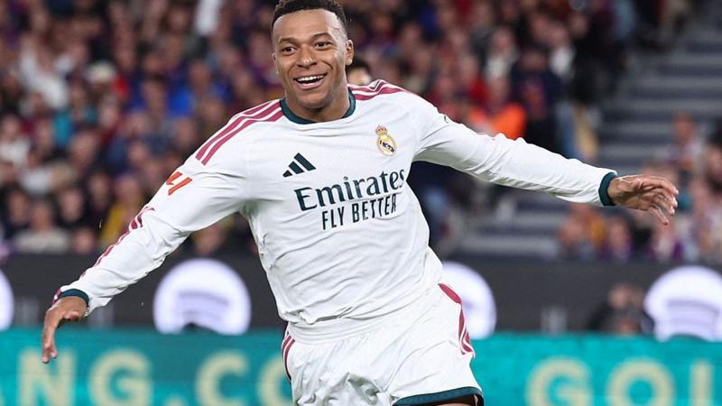 Mbappé se disculpa por un comentario sobre Mao que desató una ola de críticas y boicot en China