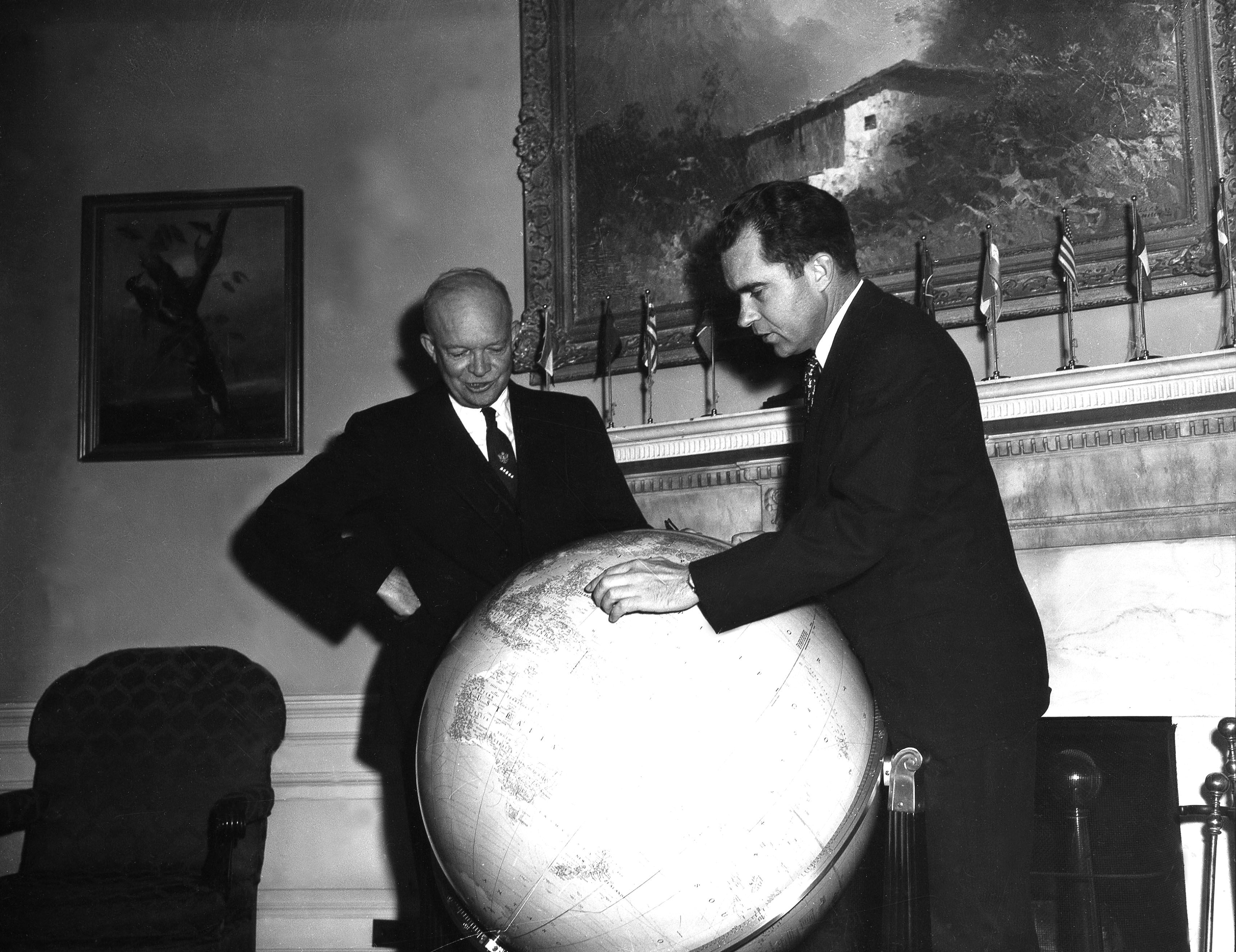 El globo terráqueo de Eisenhower: la pieza histórica que fue dañada por el equipo de Pete Hegseth