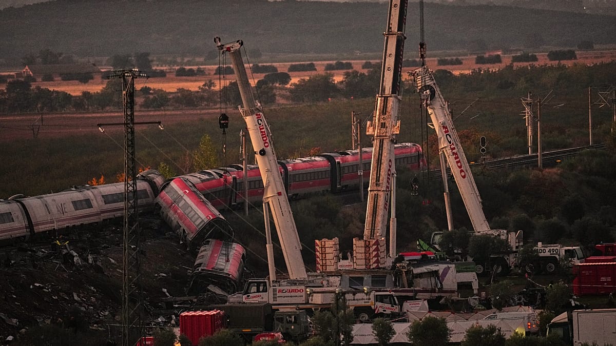 Lo que revelan los audios del accidente de Urda: un AVE en "marcha normal" y un Iryo detenido