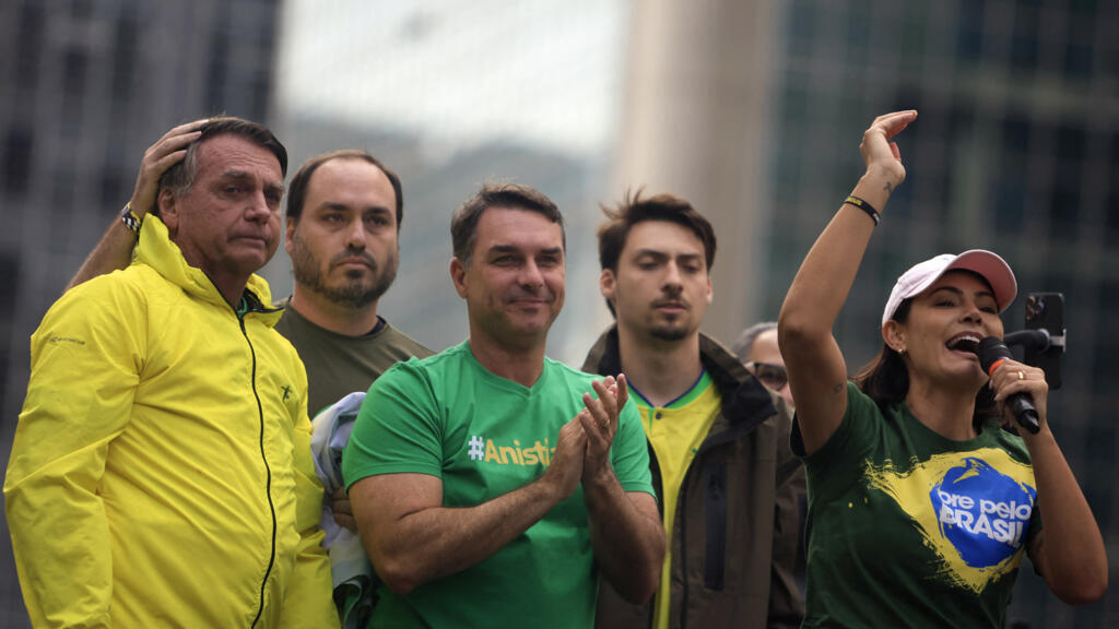 La fuga de Brasil a Estados Unidos: ¿hunde Flávio Bolsonaro al bolsonarismo?